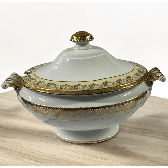 Hutschenreuther Selb Bavarian L.H.S 18k Gold Encrusted CoveredSoup Tureen